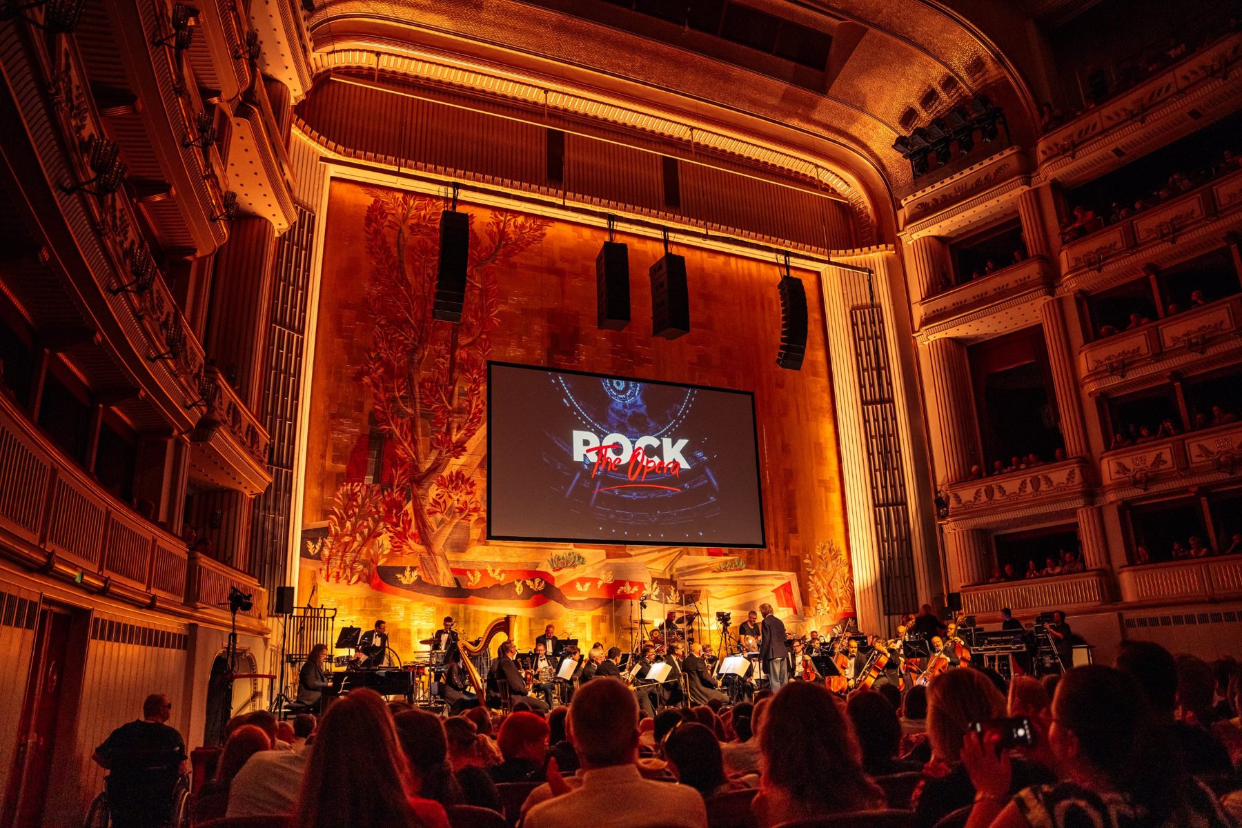 Rock the Opera in the Wiener Staatsoper, seen from the stalls